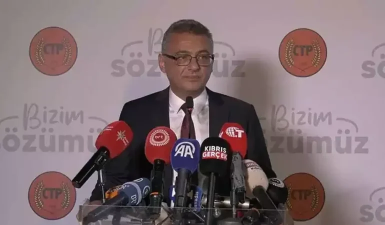 KKTC Cumhurbaşkanı Seçilen Erhürman Mazbatasını Aldı
