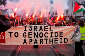 norvecin-baskenti-osloda-binlerce-kisi-israili-protesto-etti-raz4.jpg