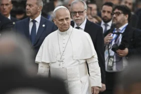 pope-to-students-do-not-let-technology-use-you-221033-20251030.webp.webp