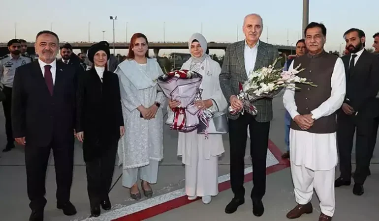 TBMM Başkanı Kurtulmuş, Pakistan'da