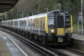 10-injured-9-critically-in-stabbing-attack-on-uk-train-152048-20251102.webp.webp