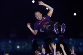 andres-iniesta-yarismalarda-istenmeyen-israil-bisiklet-takiminin-lisansini-satin-aldi-8dkt.jpg