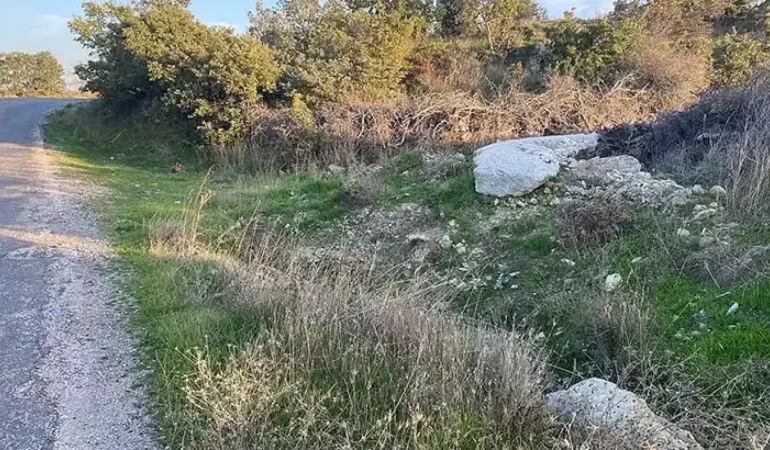 Boş arazide bebek cesedi bulundu