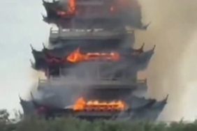 cindeki-tarihi-yongqing-tapinaginda-yangin-cikti-kw0v.jpg