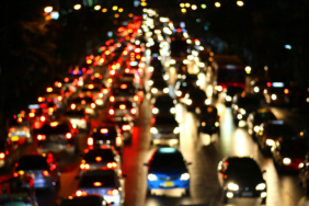 istanbul-haftaya-yagmurla-basladi-trafik-kilit-keo8.jpg