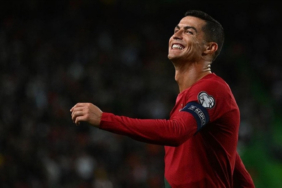 ronaldo-kontrolden-cikti-sahadan-ihrac-edildi-rexu.jpg