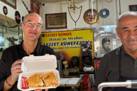 600-liralik-dev-tost-yarim-kiloyu-geciyor-icinde-yok-yok-y58a.jpg