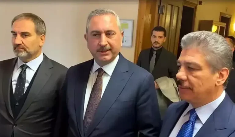 AK Parti, ‘Terörsüz Türkiye’ raporunu TBMM’ye sundu