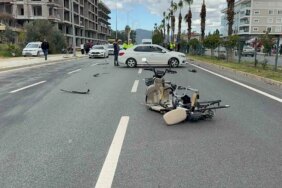 Akülü motosiklete otomobil çarptı: 1 ölü