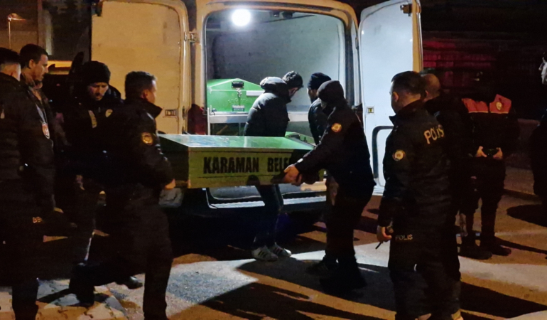 Boşanma aşamasındaki eşini katledip intihar etti