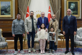 cumhurbaskani-erdogan-filistinli-rajabin-aile-fertlerini-kabul-etti-vxuc.jpg