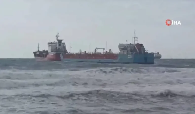 Florya'da iki gemiden acil durum çağrısı