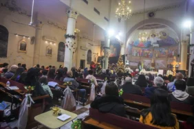 gazzedeki-hristiyanlar-noel-ayininde-israilin-neden-oldugu-yikimin-ortasinda-baris-icin-dua-etti-145.webp