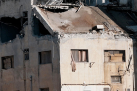 israil-ordusu-filistinlilere-ait-3-evi-yerle-bir-etti-ab8j.jpg