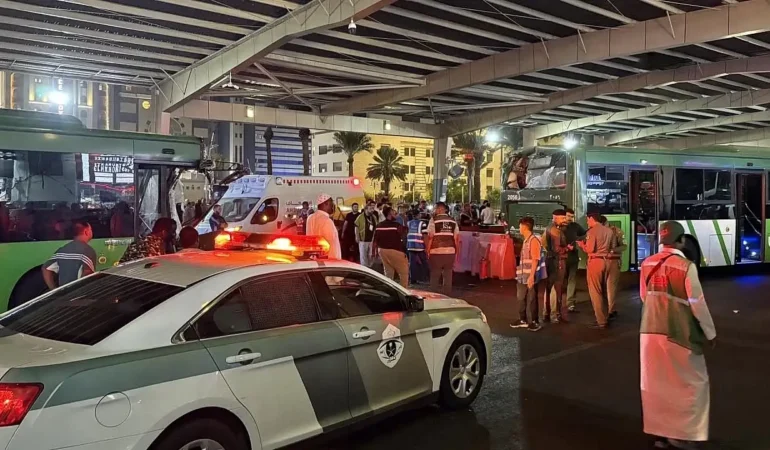 Mekke'de Türk kafilesine otobüs çarptı: 1 ölü, 2 yaralı