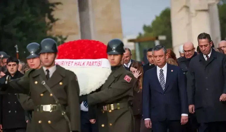 Özgür Özel, Anıtkabir’i Ziyaret Etti