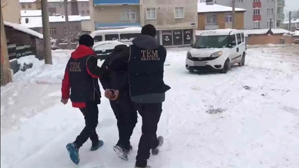 Polisten DEAŞ operasyonu