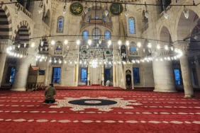 regaib-kandili-bu-aksam-idrak-edilecek-095042-20251225.webp.webp