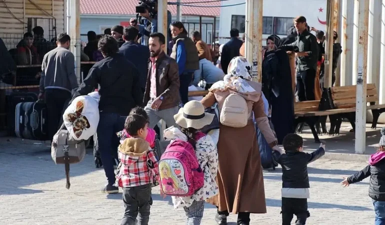 Son Bir Yılda 578 Bin Suriyeli Ülkesine Geri Döndü