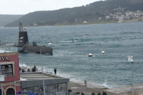 canakkale-bogazi-firtina-nedeniyle-trafige-kapandi-weim.jpg