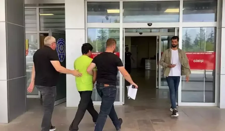 Eski sevgilisini boğazını keserek öldüren sanığa ağırlaştırılmış müebbet