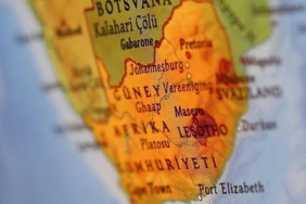 guney-afrikada-mahkeme-binasi-onunde-silahli-saldiri-2-kisi-hayatini-kaybetti-tehh.jpg