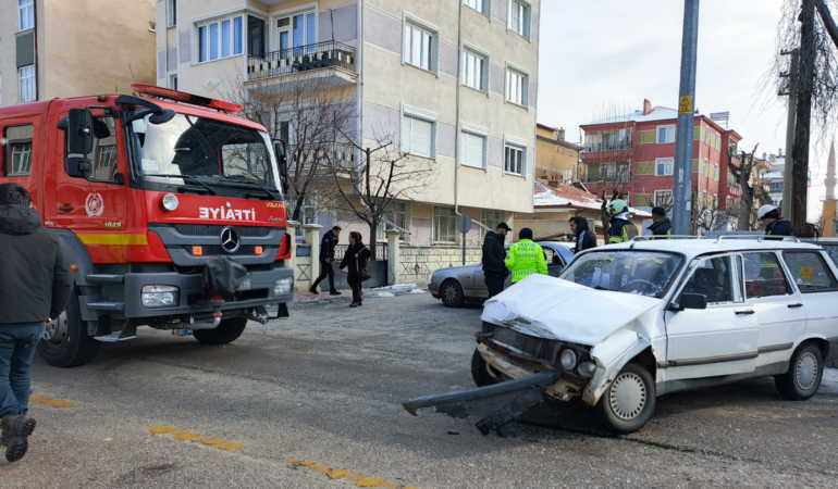 Karaman’da eşiyle birlikte kazada yaralanan Fatma kurtarılamadı
