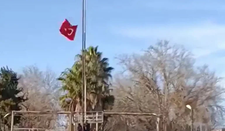 Nusaybin Sınırında Provokasyon Türk Bayrağını İndirdiler
