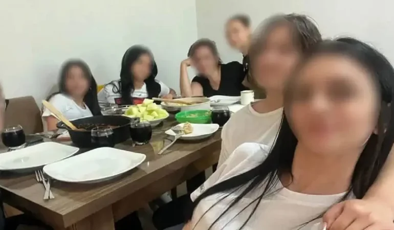 Öğrencilerine ders saatinde evini temizleten öğretmene gözaltı