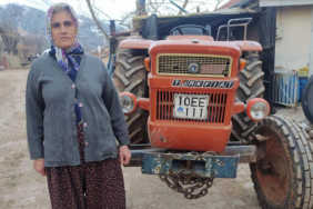plakasi-basina-dert-oldu-koyden-cikarmadigi-traktorune-istanbuldan-ceza-geliyor-8isc.jpg