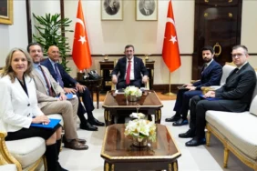 turkish-vice-president-cevdet-yilmaz-receives-us-ambassadorsyria-envoy-tom-barrack-in-ankara-140803.webp