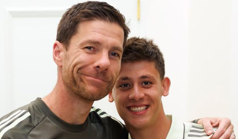 Xabi Alonso’ya böyle veda ettiler
