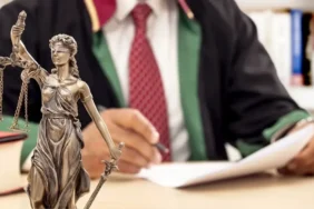 Yargıtay'dan avukat ücreti kararı: Davada karar bedelini geçemeyecek