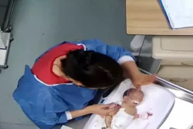 5 Günlük Bebeği Darbeden Hemşire Savunmasında Bir Anlık Refleksle Oldu Dedi