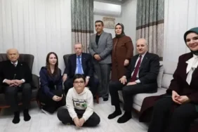 Cumhurbaşkanı Erdoğan Ve Bahçeli'den Depremzede Aileye Ziyaret