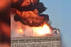 Devrilen yakıt yüklü TIR yandı; 1 yaralı