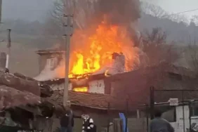 Evlerinde yangın çıkan çift öldü