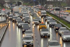 istanbulda-iftar-oncesi-trafik-cilesi-yogunluk-yuzde-89u-buldu-wxgs.jpg