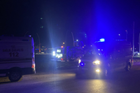 manisada-otomobille-carpisan-ambulans-carpisti-5-yarali-pcln.jpg