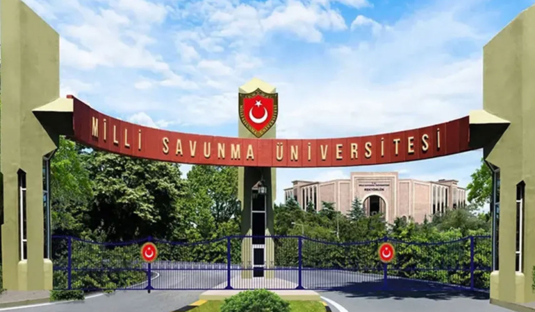 Son Dakika! İstanbul’daki uyuşturucu soruşturmasında yakalanan 9 sözleşmeli erden 3’ü tutuklandı