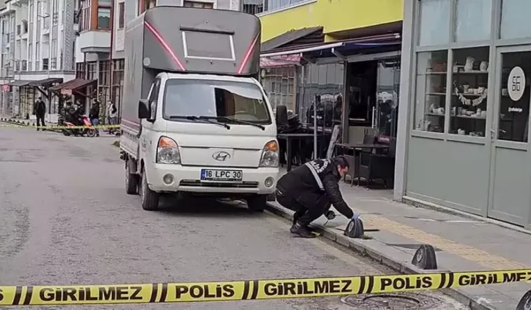 Tartışma sırasında 2 bacağından tabanca ile vuruldu
