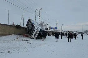Yolcu  otobüsü devrildi yaralılar var