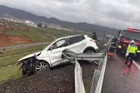 Bariyer otomobile saplandı: 1 ölü, 2 yaralı