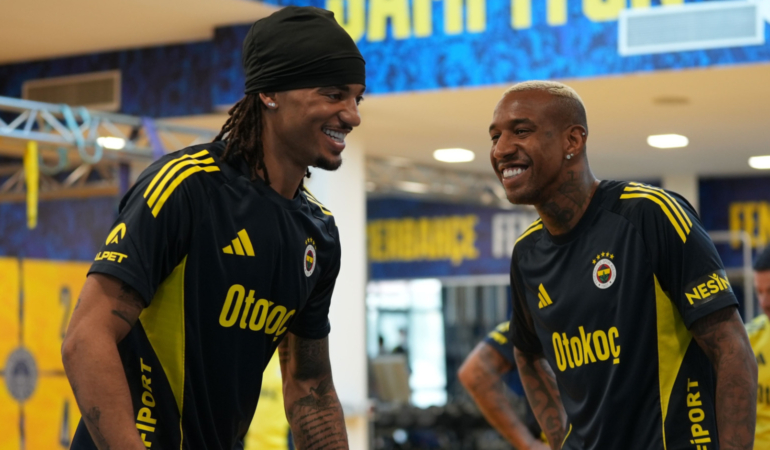 Fenerbahçe, günü çift idmanla bitirdi