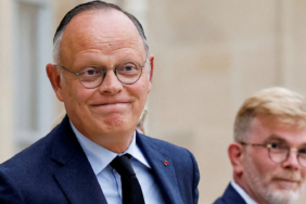fransada-asiri-sag-maglup-oldu-edouard-philippe-ismine-dikkat-ujaf.jpg