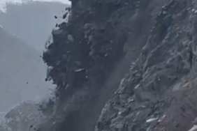 hakkari-yuksekovada-heyelan-karayolunu-yuttu-n8t5.jpg