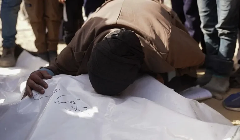 İsrail'in Gazze'ye Saldırılarında Can Kaybı 72 Bin 126'ya Yükseldi