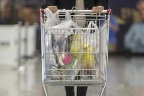 plastik-poset-uygulamasiyla-28-milyon-ton-atigin-olusumu-engellendi-121403-20260307.webp.webp