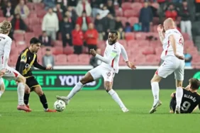Samsunspor Evinde Rayo Vallecano'ya Yenildi Tur Şansı Mucizeye Kaldı