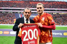 200-macina-cikan-baris-alper-yilmaza-plaket-verildi-pxva.jpg
